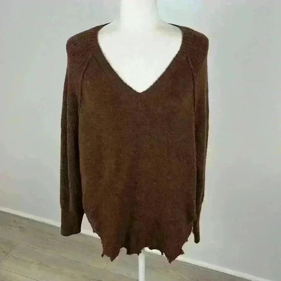 Rue21 Sweaters - Rue 21 Brown V-Neck Pullover Sweater Size XS
